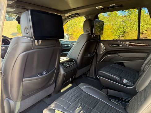 Used 2021 Cadillac Escalade Premium Luxury Platinum image 35