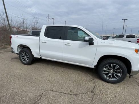 New 2025 Chevrolet Silverado 1500 LT image 3