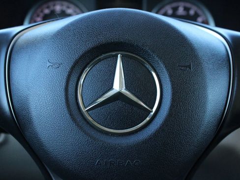 Used 2016 Mercedes-Benz GLC 300 image 28