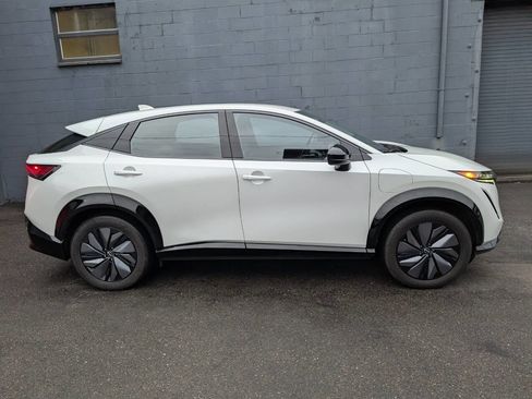 Used 2023 Nissan Ariya AWD image 2