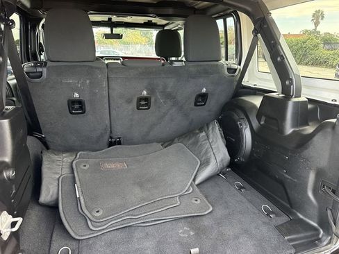Used 2020 Jeep Wrangler Unlimited Rubicon image 24