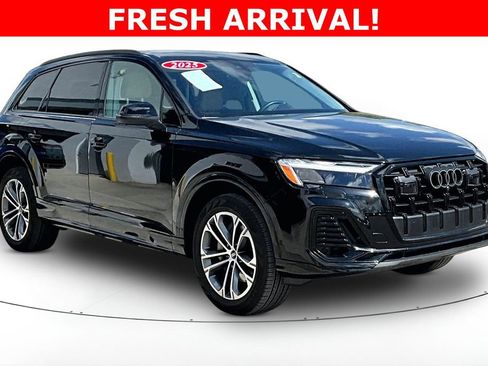 Certified 2025 Audi Q7 2.0T Premium w/ Convenience Plus Package image 1