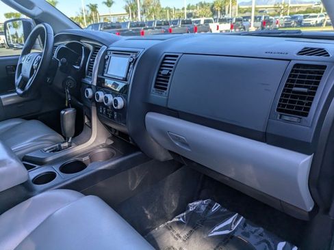 Used 2019 Toyota Sequoia SR5 image 21