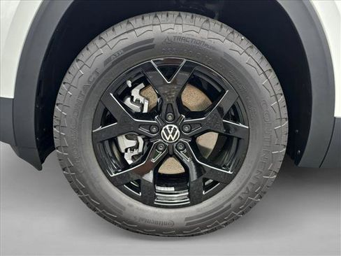 New 2026 Volkswagen Atlas Peak Edition AWD/4WD image 12