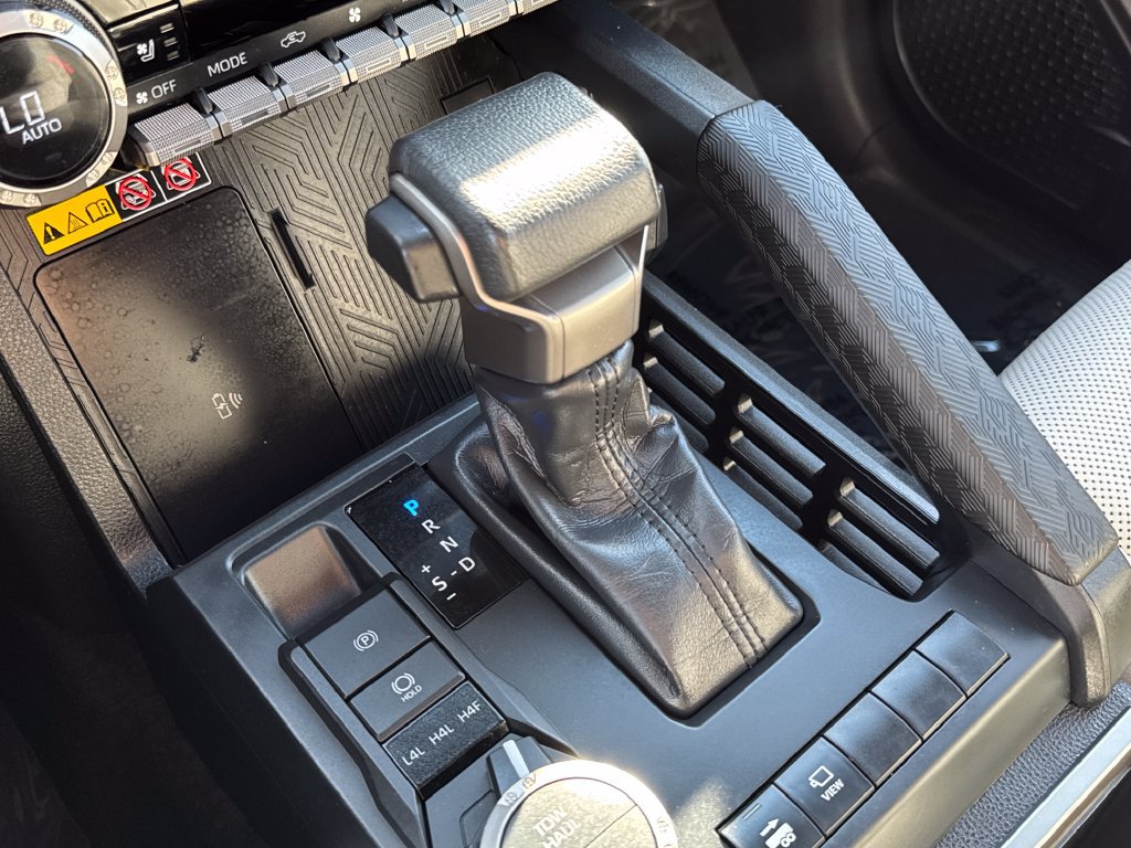 Used 2024 Toyota Tacoma Limited AWD/4WD image 26