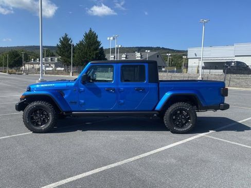 New 2025 Jeep Gladiator Willys image 4