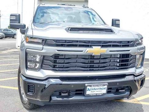 New 2026 Chevrolet Silverado 2500 Custom w/ Custom Value Package AWD/4WD image 9