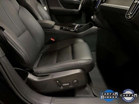 Used 2025 Volvo XC40 B5 Plus image 81
