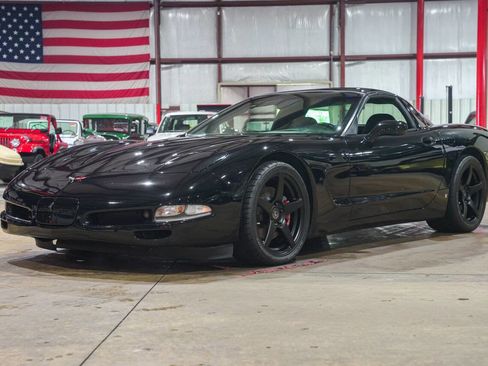 Used 1999 Chevrolet Corvette Coupe w/ Memory Pkg image 1