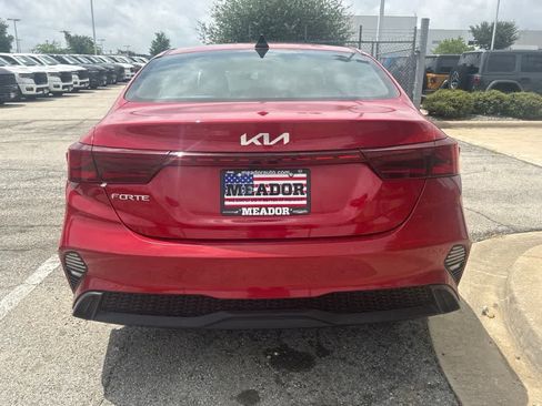 Used 2024 Kia Forte LXS FWD image 4