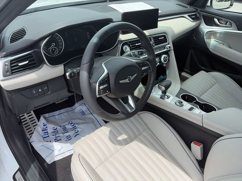 Used 2023 Genesis G70 2.0T w/ Sport Prestige Package RWD image 11