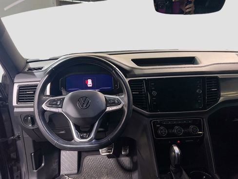 Used 2020 Volkswagen Atlas Cross Sport SEL R-Line image 16