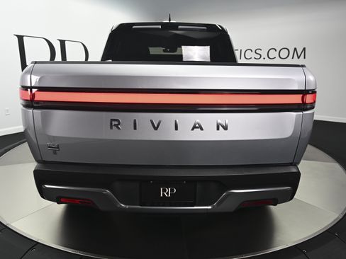 Used 2023 Rivian R1T Adventure AWD/4WD image 4