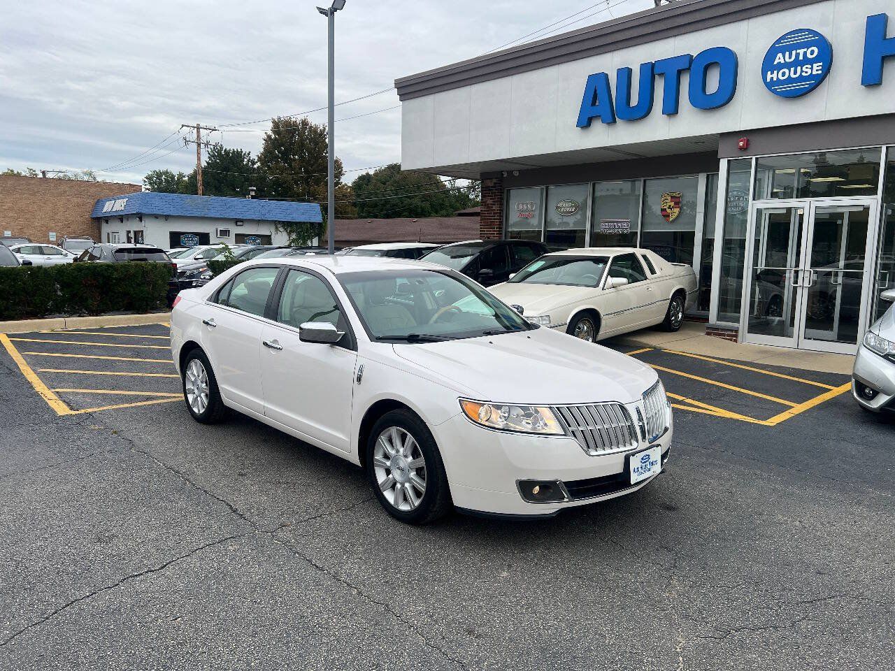 Used 2010 Lincoln MKZ FWD image 3