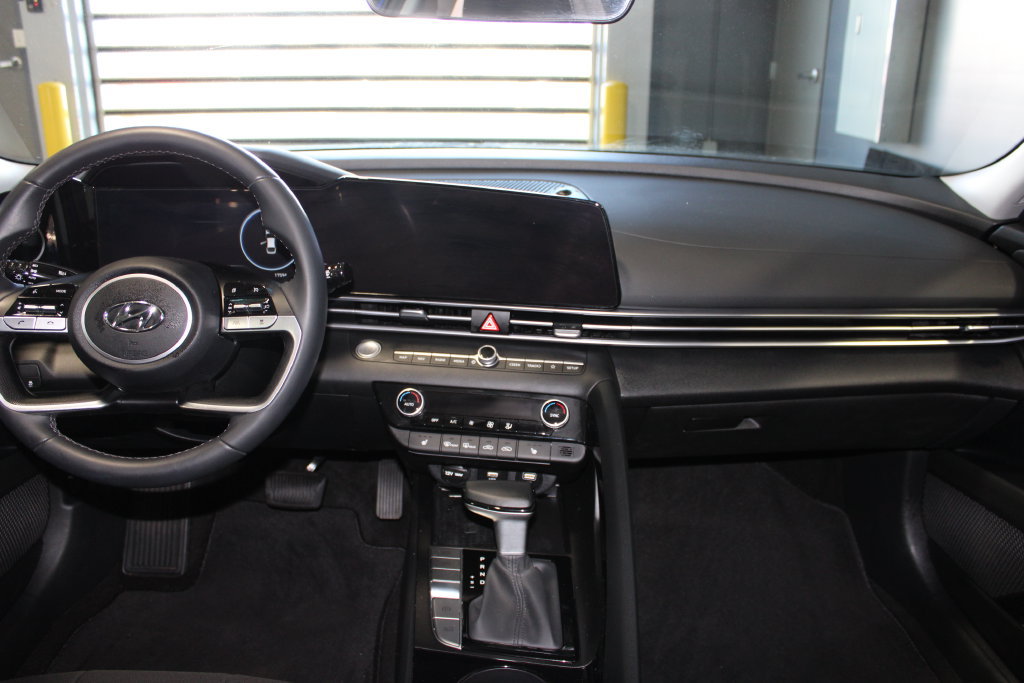 Used 2023 Hyundai Elantra SEL w/ Convenience Package FWD image 13