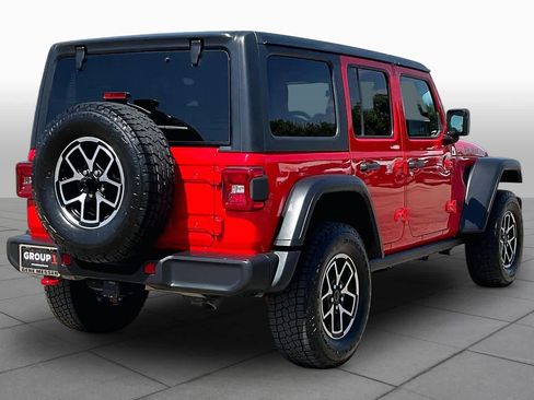Used 2024 Jeep Wrangler Unlimited Rubicon AWD/4WD image 13