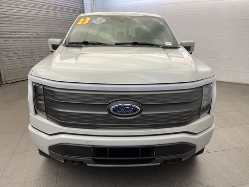 Used 2023 Ford F150 Lightning Lariat image 9