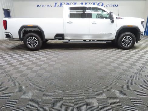 Used 2025 GMC Sierra 2500 SLE w/ SLE Convenience Package AWD/4WD image 2