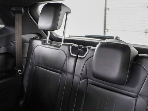 Used 2023 Volkswagen Tiguan SE R-Line image 26