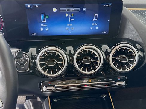 Used 2025 Mercedes-Benz GLA 250 image 18