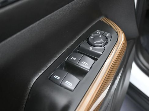 Used 2023 GMC Acadia SLE w/ Driver Convenience Package FWD image 14