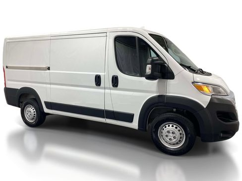 Used 2025 RAM ProMaster 2500 w/ U-Haul Equipment Group FWD image 4
