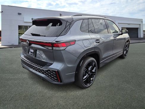 New 2026 Volkswagen Tiguan SE R-Line FWD image 3