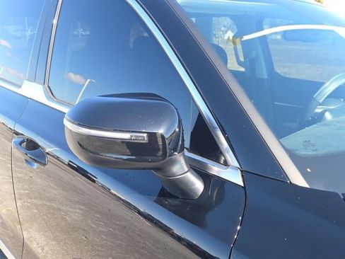 Used 2023 Kia Telluride EX w/ EX Captain's Chair Package image 5