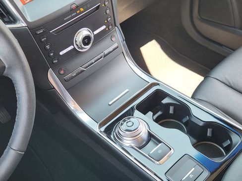 Used 2019 Ford Edge Titanium FWD image 18