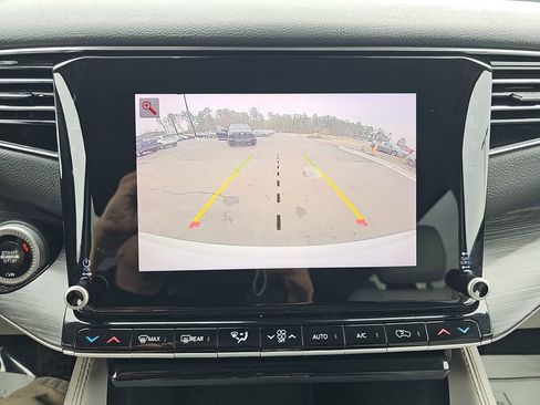 Used 2024 Jeep Wagoneer L Series II image 28