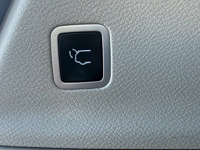 Used 2021 Chrysler Pacifica Touring-L FWD image 11