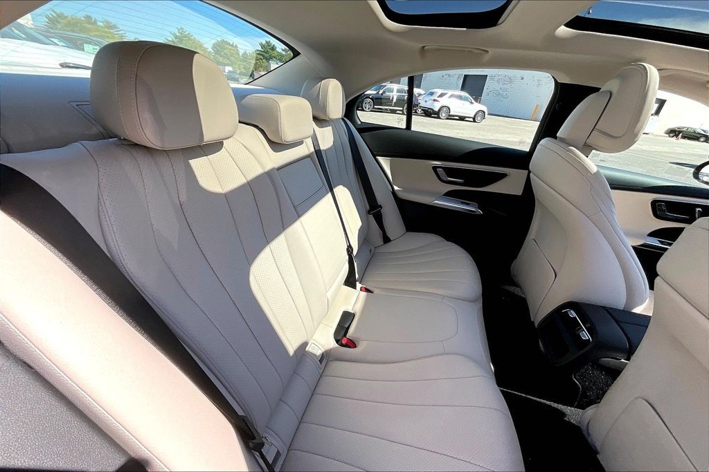 Used 2026 Mercedes-Benz E 350 4MATIC Sedan image 19