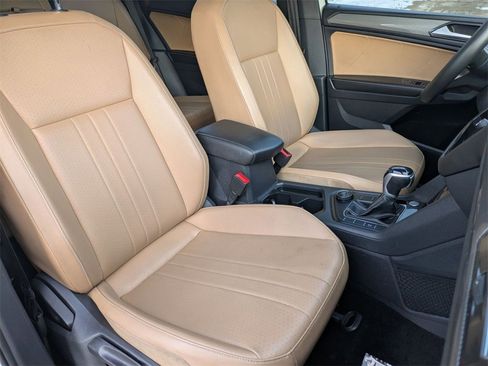 Used 2022 Volkswagen Tiguan SE image 30