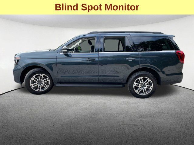 Used 2025 Ford Expedition Active AWD/4WD image 7