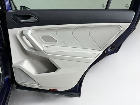 Used 2023 Volkswagen Tiguan SE image 29