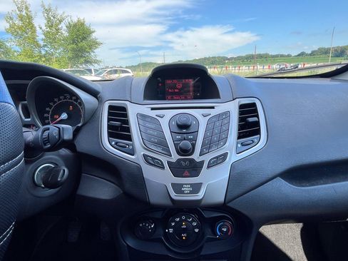 Used 2012 Ford Fiesta SE FWD image 14