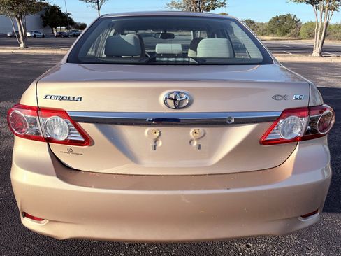 Used 2011 Toyota Corolla LE image 19