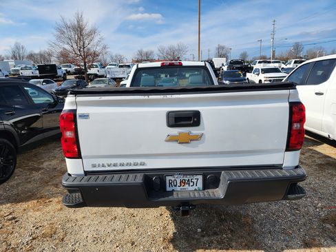 Used 2018 Chevrolet Silverado 1500 W/T w/ Trailering Package image 7
