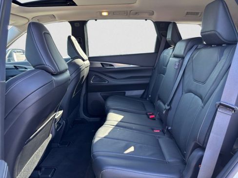 Certified 2024 INFINITI QX60 Luxe w/ Vision Package image 18