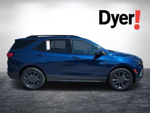 Certified 2023 Chevrolet Equinox RS FWD image 2