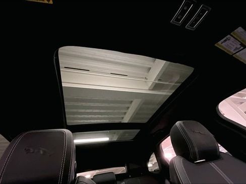 Certified 2025 Jaguar F-PACE R-Dynamic S image 30