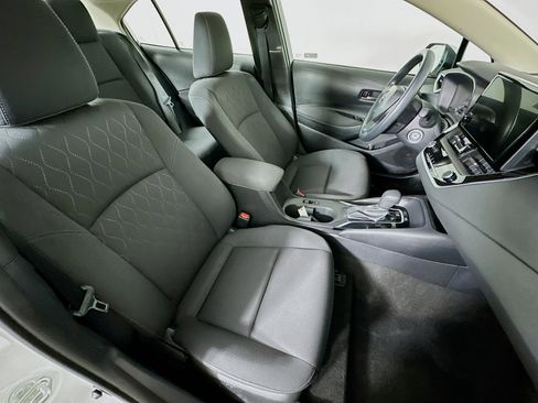 Used 2024 Toyota Corolla LE image 29