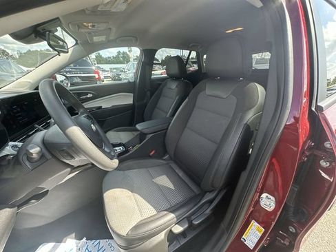 Used 2025 Chevrolet Trax LT FWD image 14