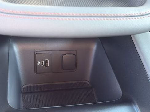 New 2026 Ford Explorer Active w/ Active Comfort Package image 24