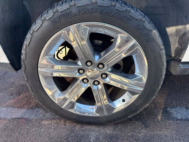 Used 2018 GMC Yukon Denali AWD/4WD image 5
