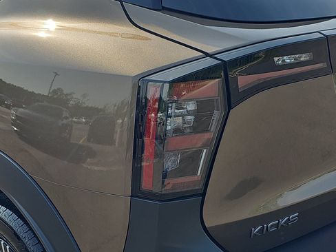 Used 2026 Nissan Kicks SV w/ SV Premium Package FWD image 30