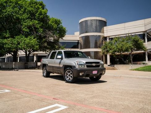 Used 2004 Chevrolet Avalanche 2WD image 17