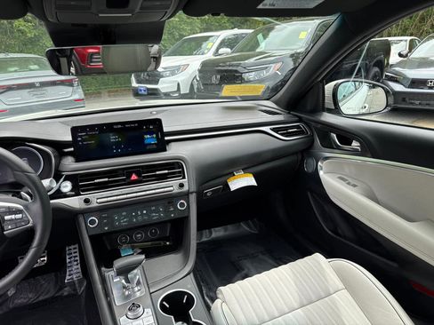 Used 2025 Genesis G70 2.5T w/ Sport Prestige Package image 37