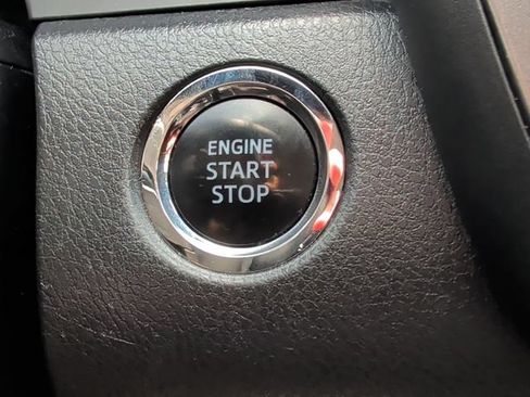 Used 2022 Toyota Camry XSE FWD image 19