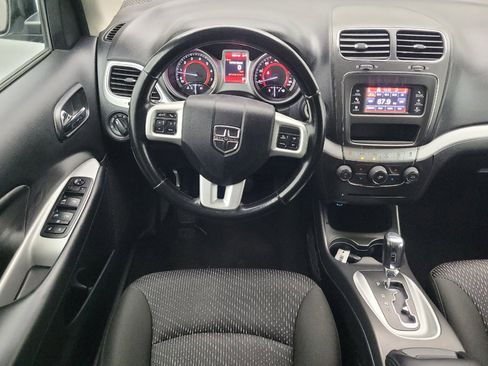Used 2020 Dodge Journey SE w/ SE Popular Equipment Group FWD image 22
